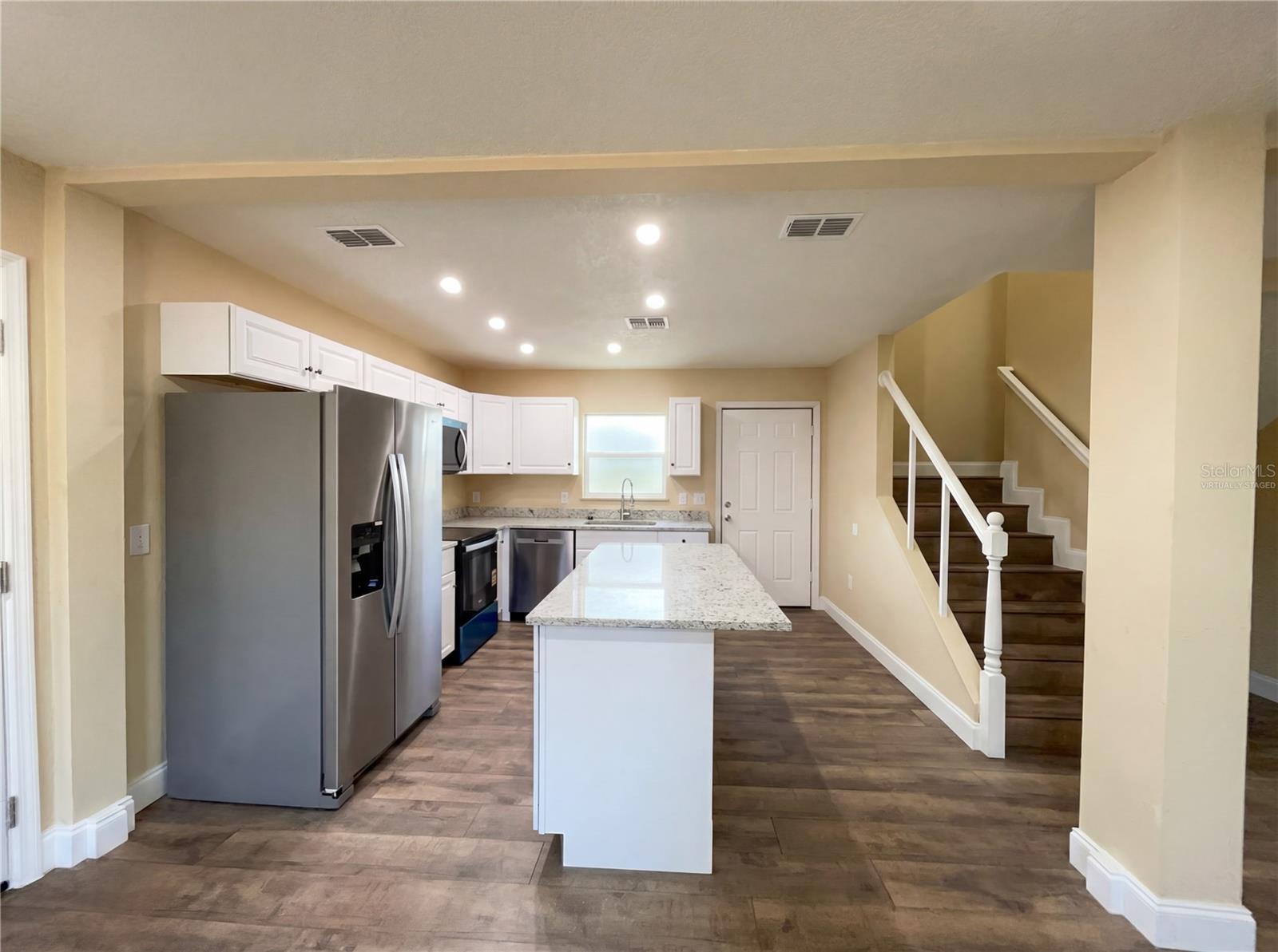 Image 2 of 21 For 546 Gifford Court