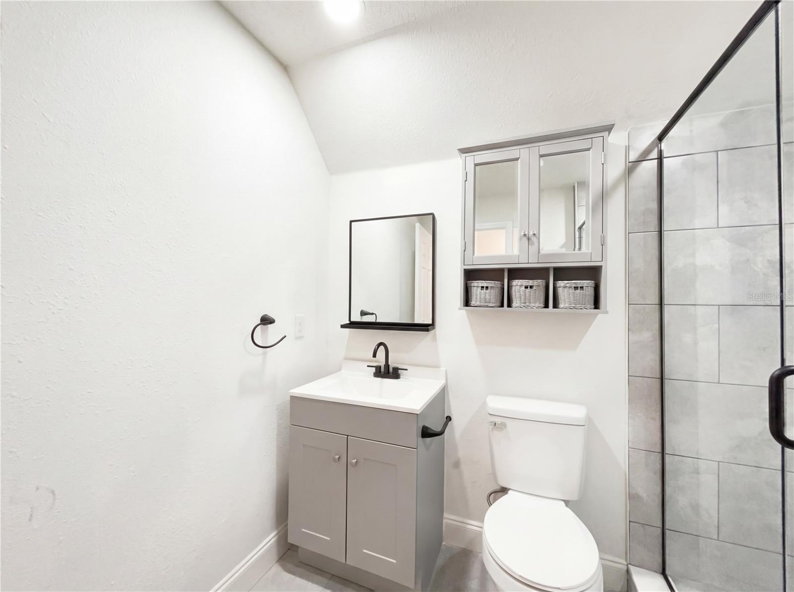 Image 20 of 21 For 546 Gifford Court