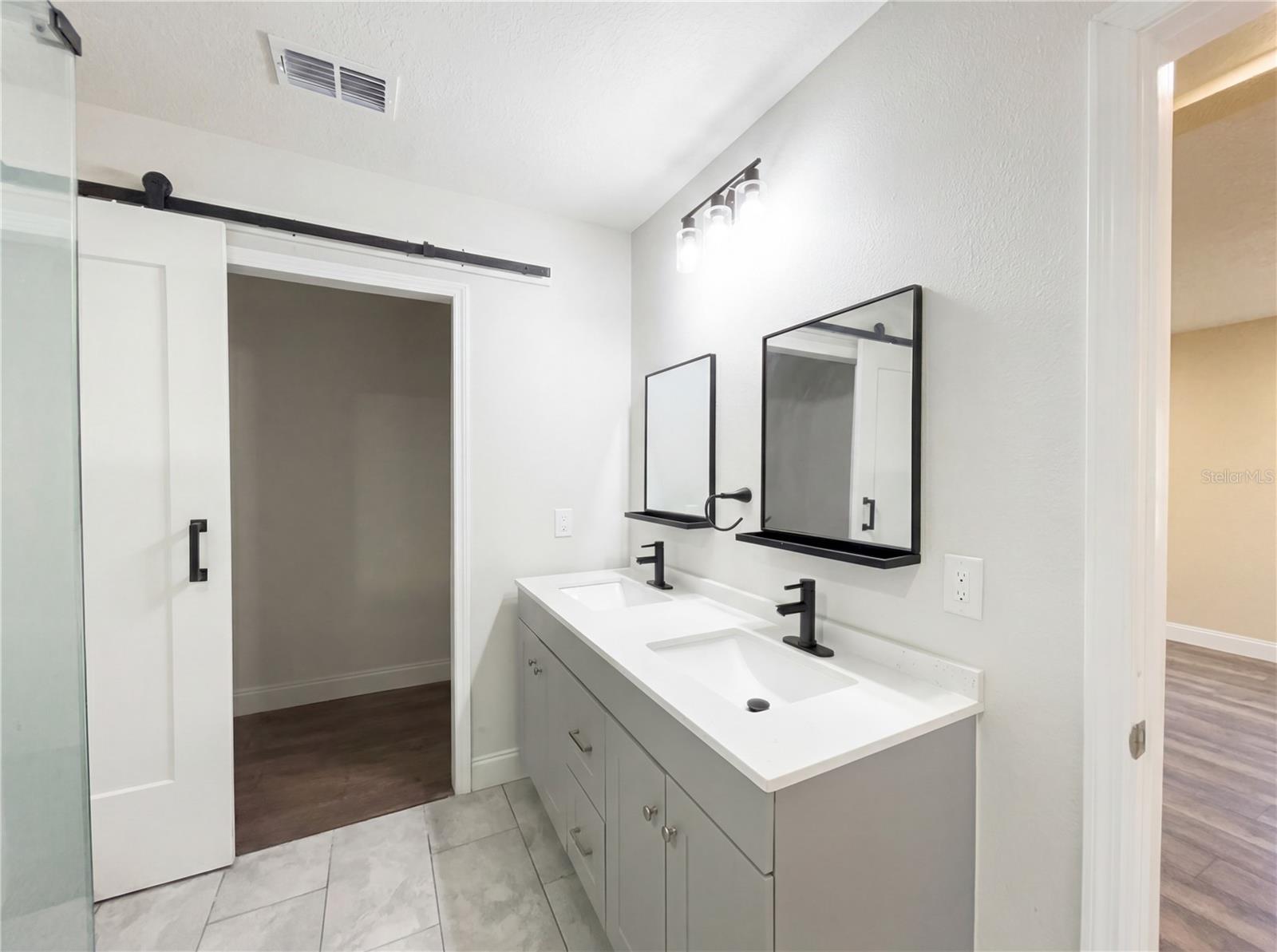 Image 6 of 21 For 546 Gifford Court