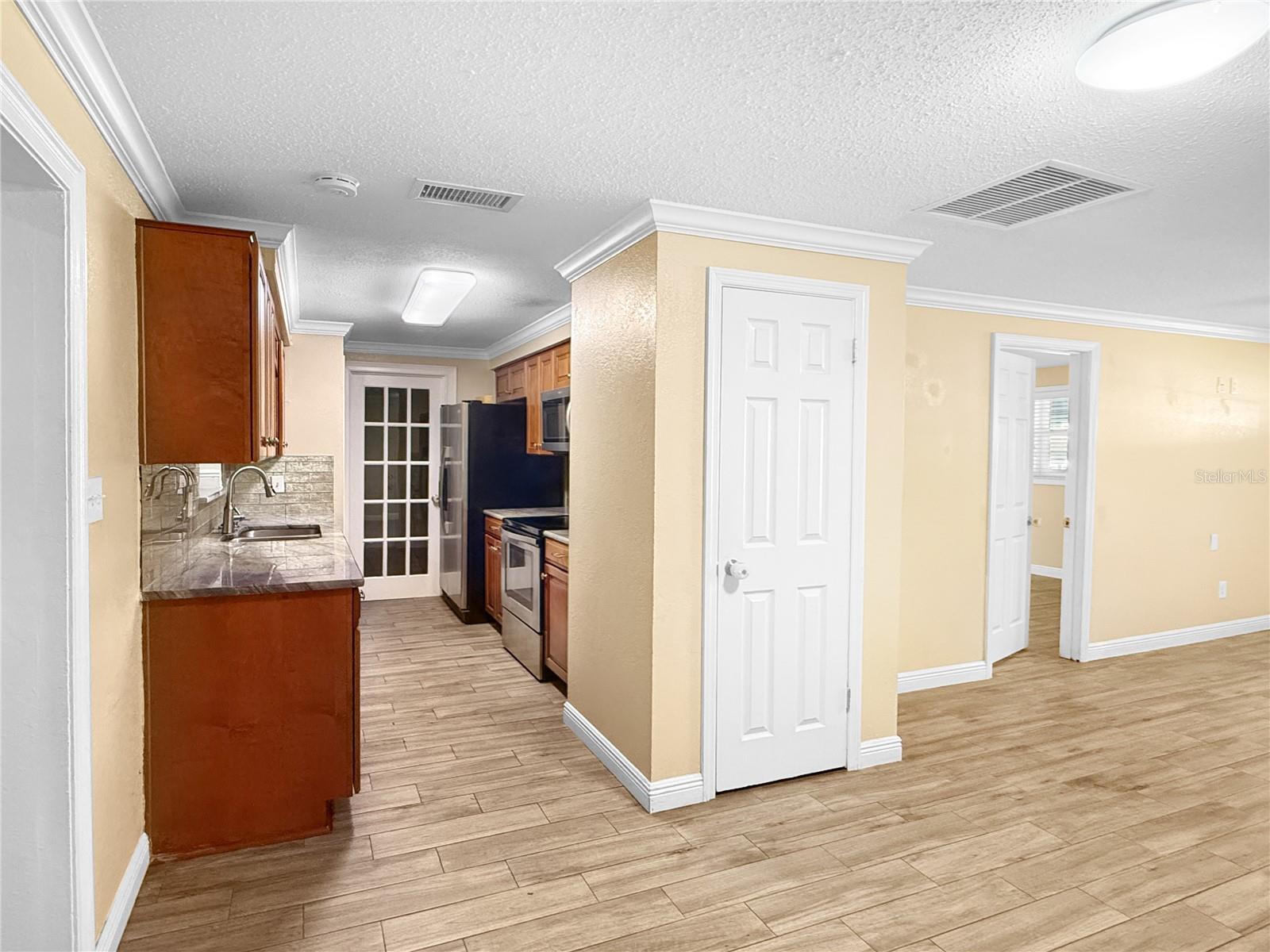 Image 4 of 15 For 524 San Lanta Circle