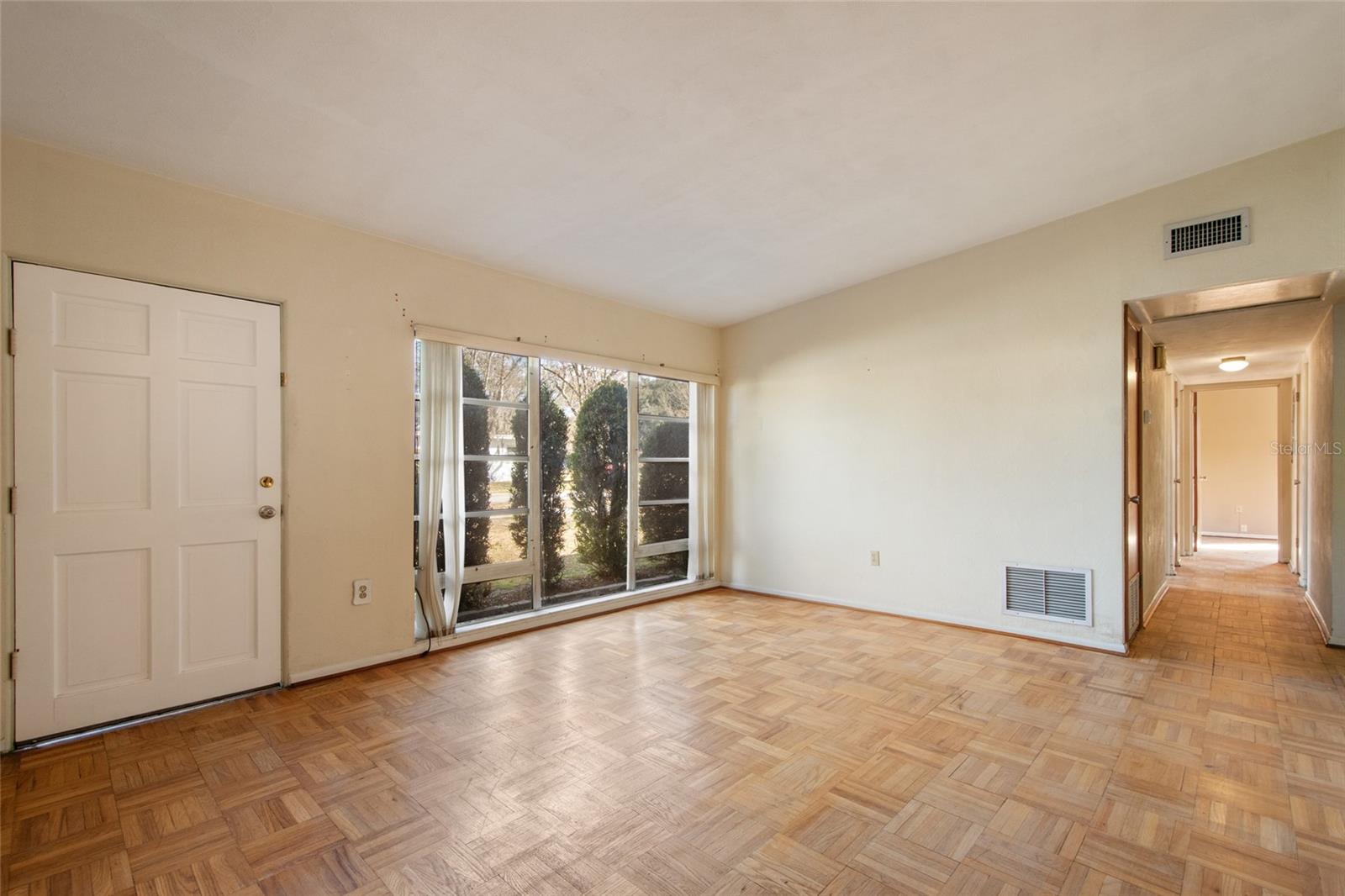 Image 10 of 43 For 3302 Crystal Lake Drive