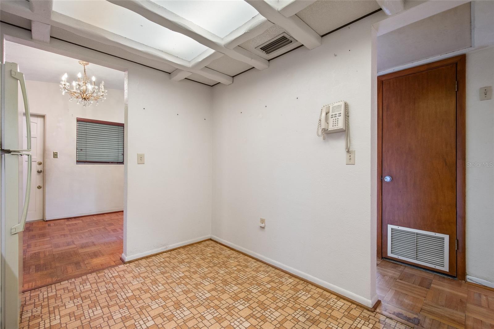 Image 28 of 43 For 3302 Crystal Lake Drive