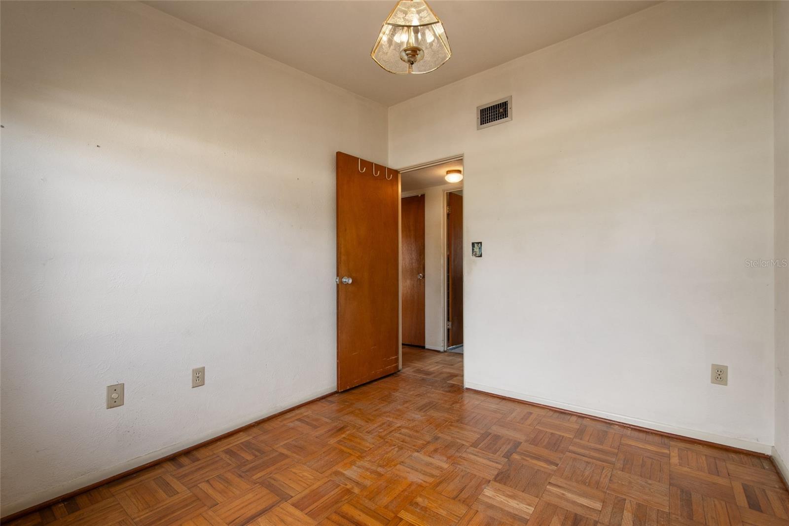 Image 31 of 43 For 3302 Crystal Lake Drive