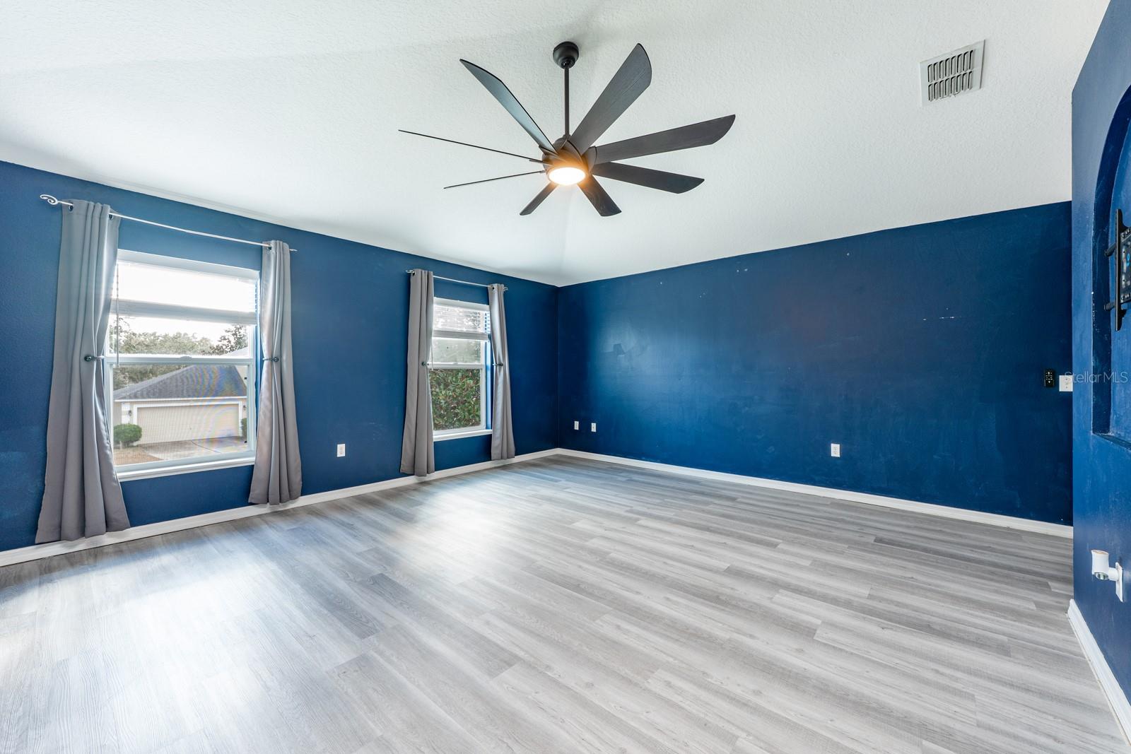 Image 41 of 41 For 1930 Corner Glen Drive