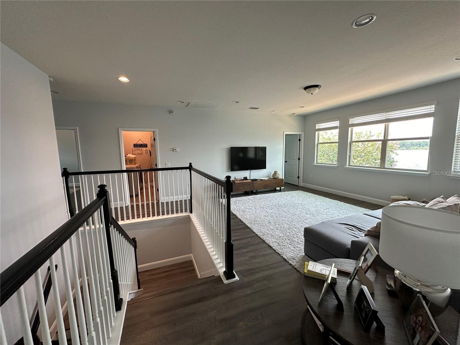 Image 17 of 24 For 8370 Lookout Point Dr.