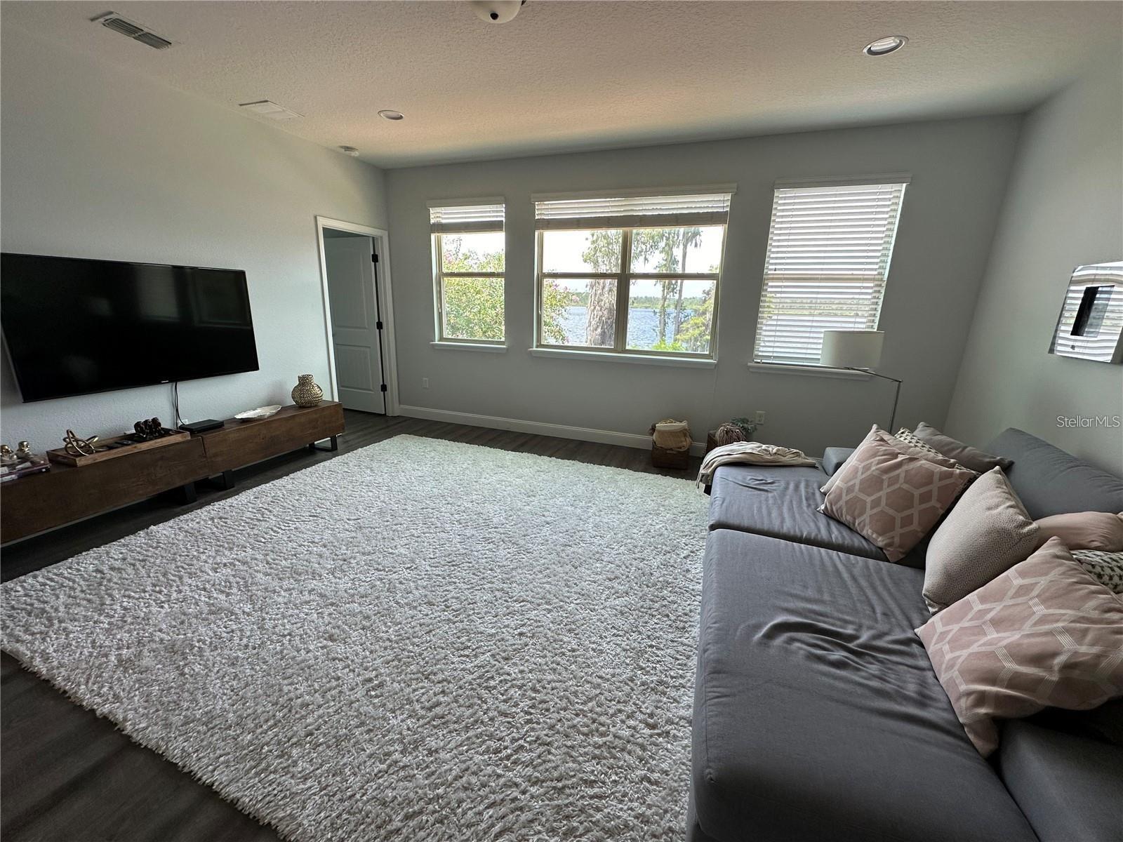 Image 18 of 24 For 8370 Lookout Point Dr.