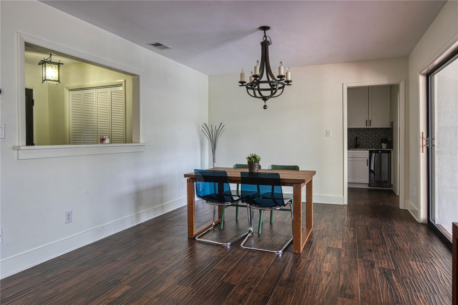 Image 4 of 23 For 1809 Pepperidge Drive