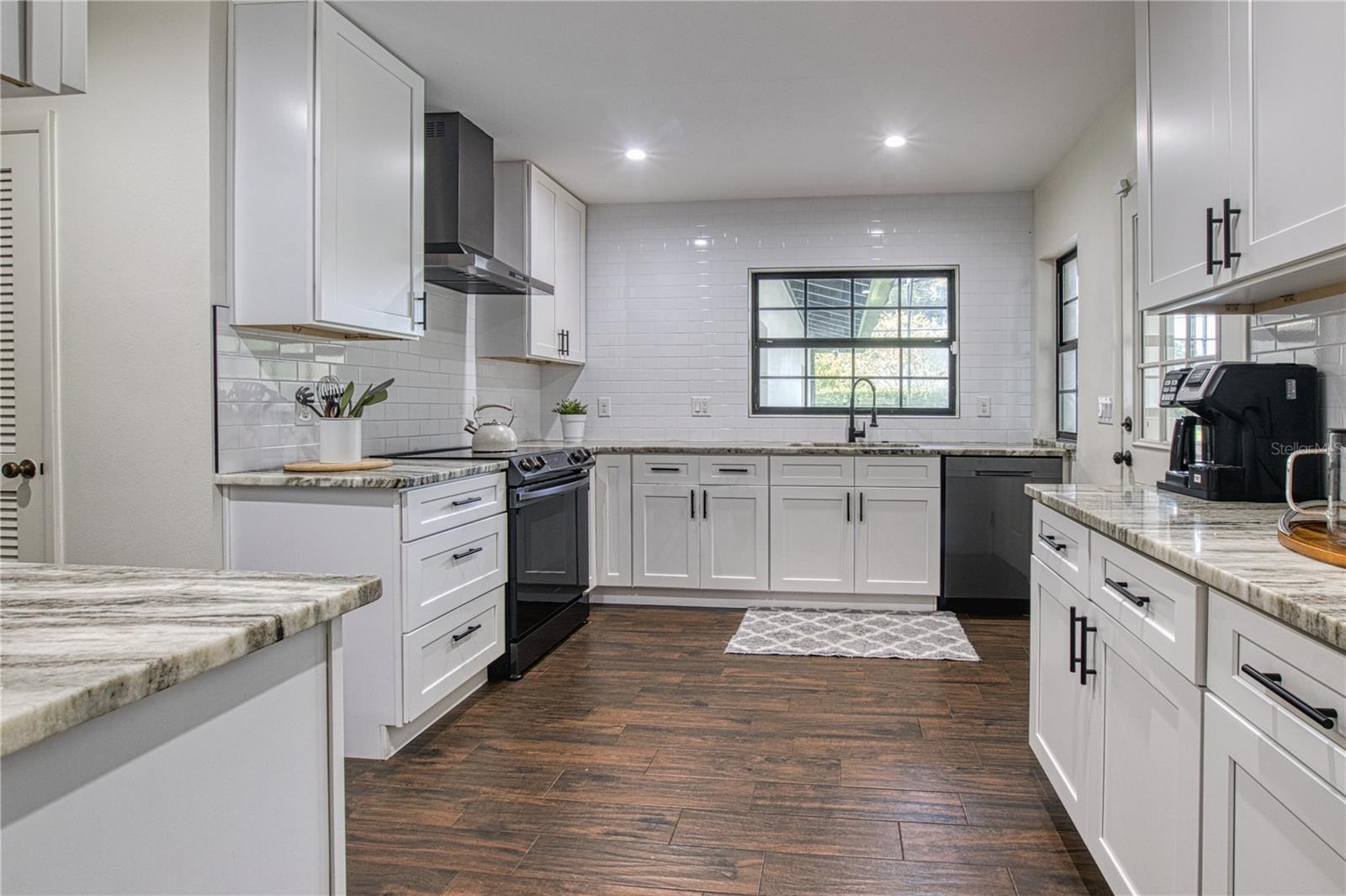 Image 7 of 23 For 1809 Pepperidge Drive