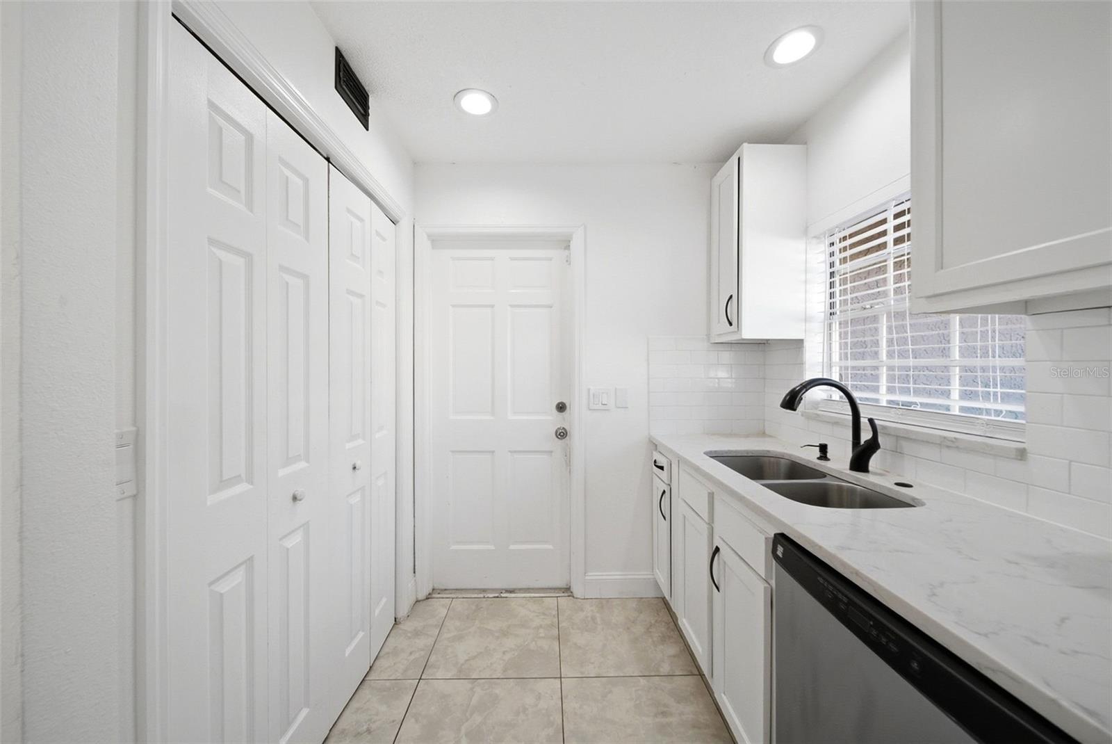 Image 15 of 49 For 1201 Majestic Palm Court