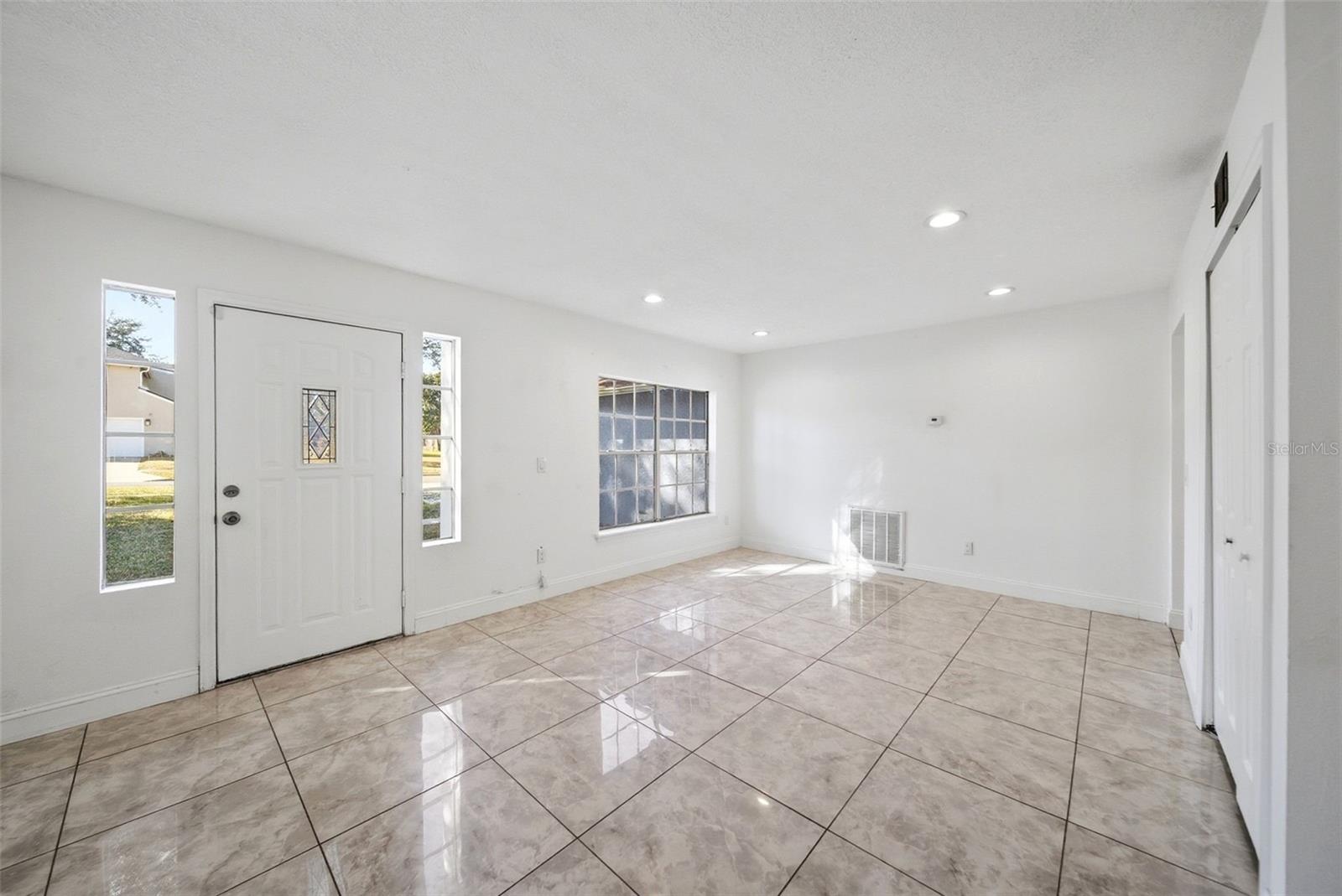 Image 6 of 49 For 1201 Majestic Palm Court