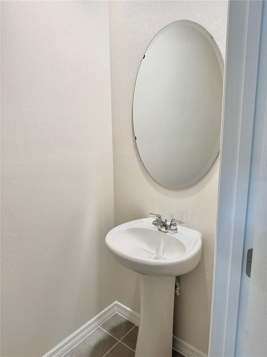 Image 7 of 14 For 2925 Canary Avenue