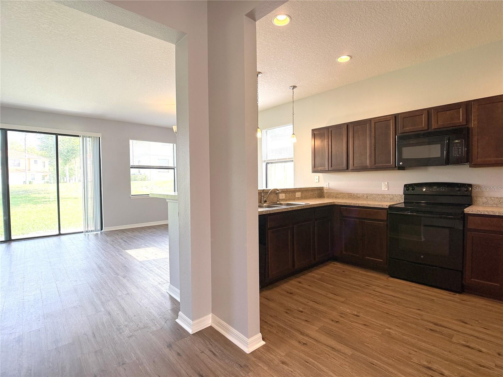 Image 3 of 48 For 1282 Clove Dr