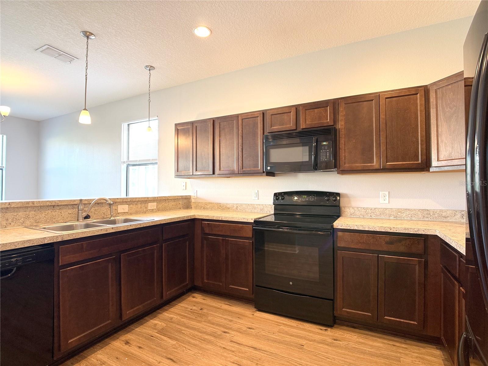 Image 5 of 48 For 1282 Clove Dr