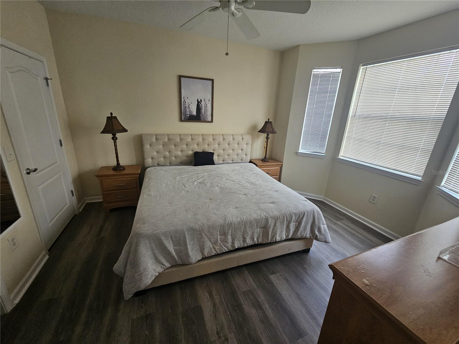 Image 6 of 13 For 5255 Cane Island Loop 204