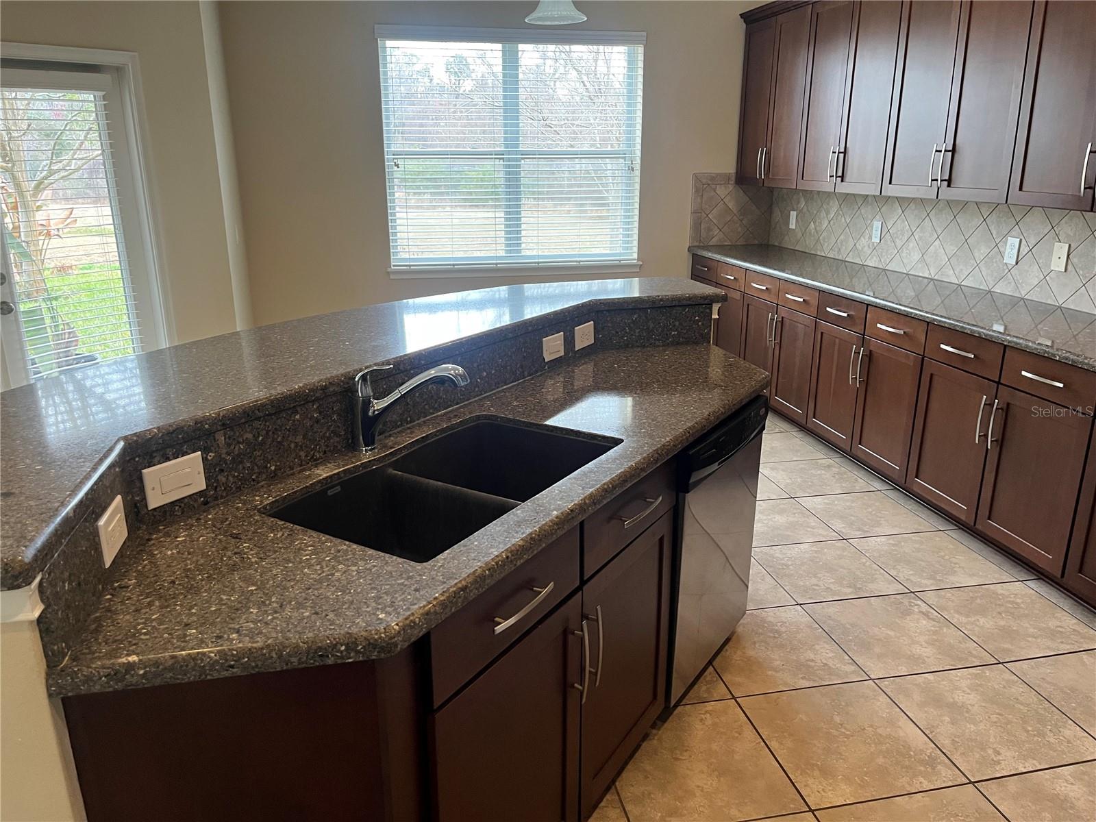 Image 3 of 18 For 228 Westyn Bay Boulevard