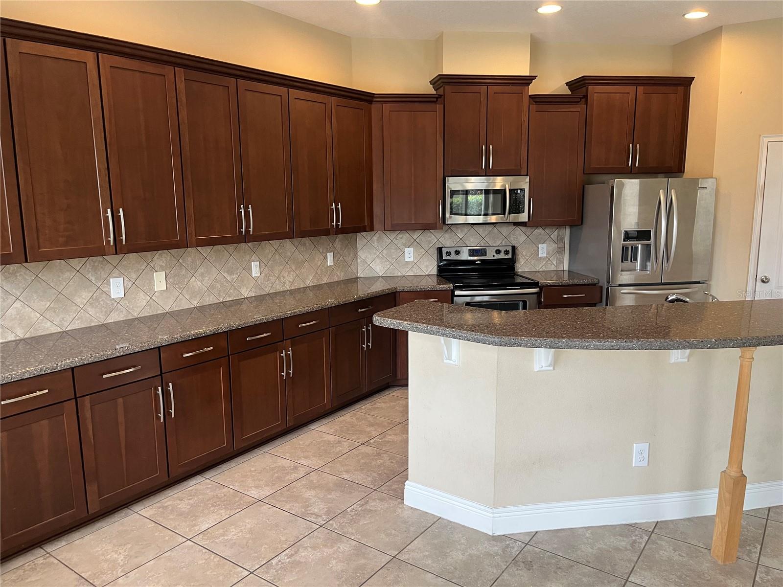 Image 5 of 18 For 228 Westyn Bay Boulevard