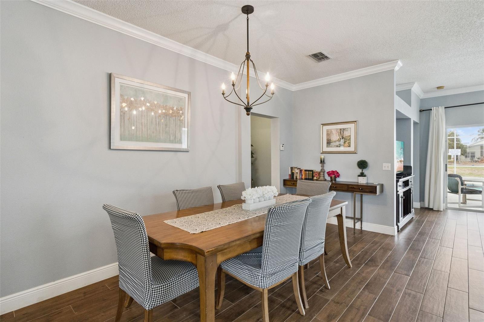 Image 13 of 59 For 540 Jaybee Avenue