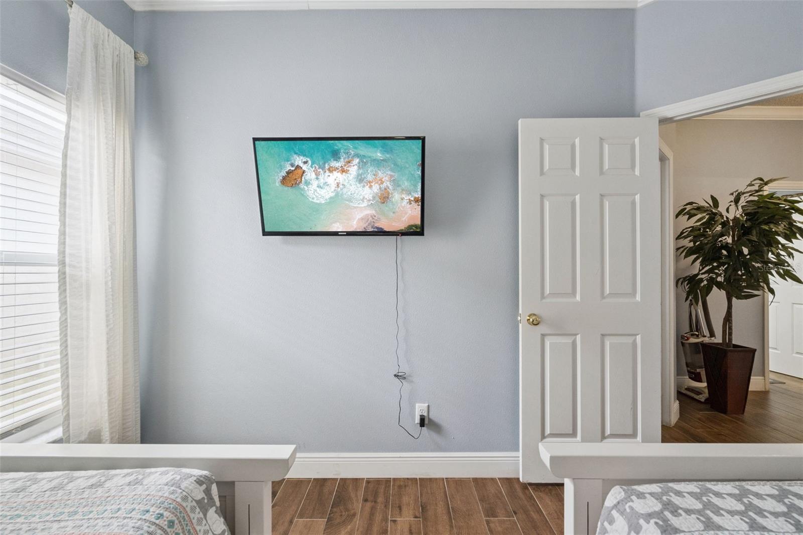 Image 33 of 59 For 540 Jaybee Avenue