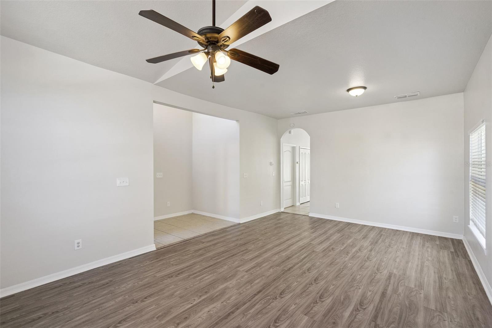 Image 11 of 25 For 2104 Justice Lane