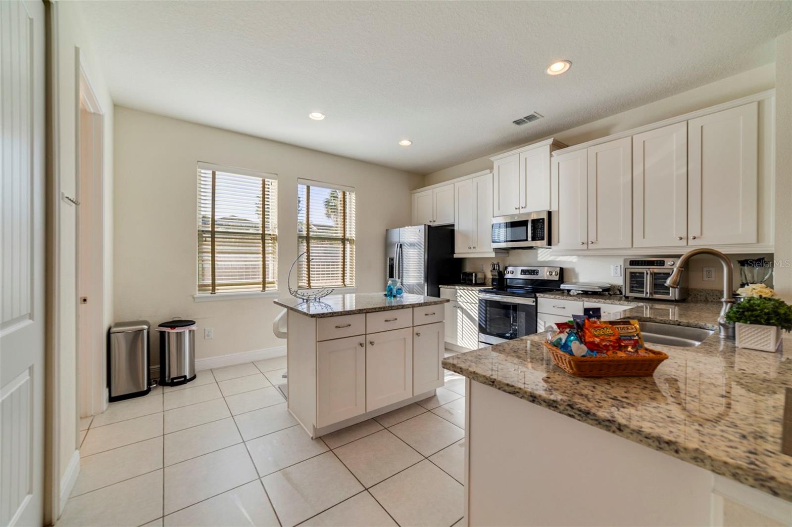 Image 12 of 49 For 180 Minton Loop