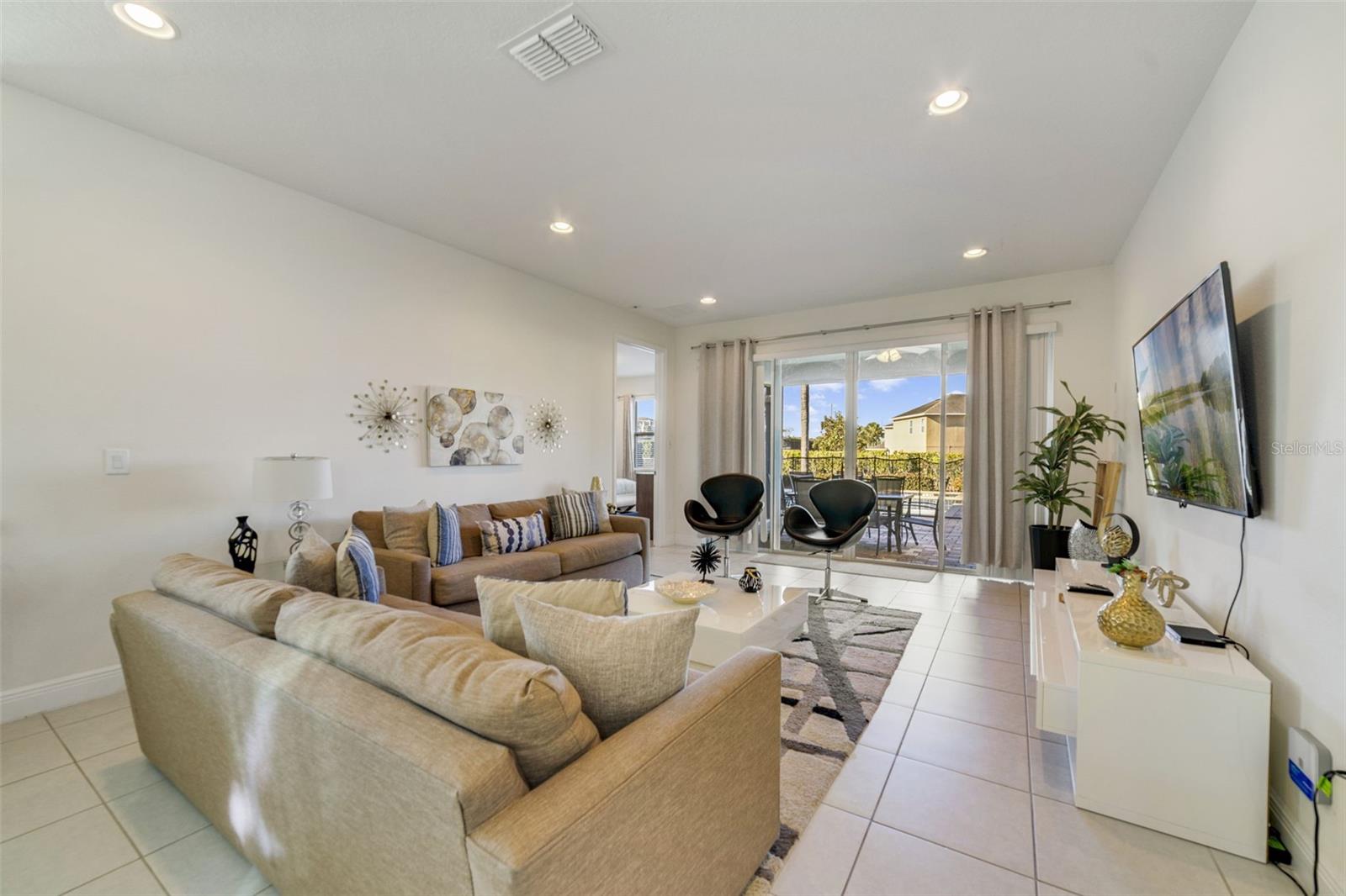 Image 16 of 49 For 180 Minton Loop