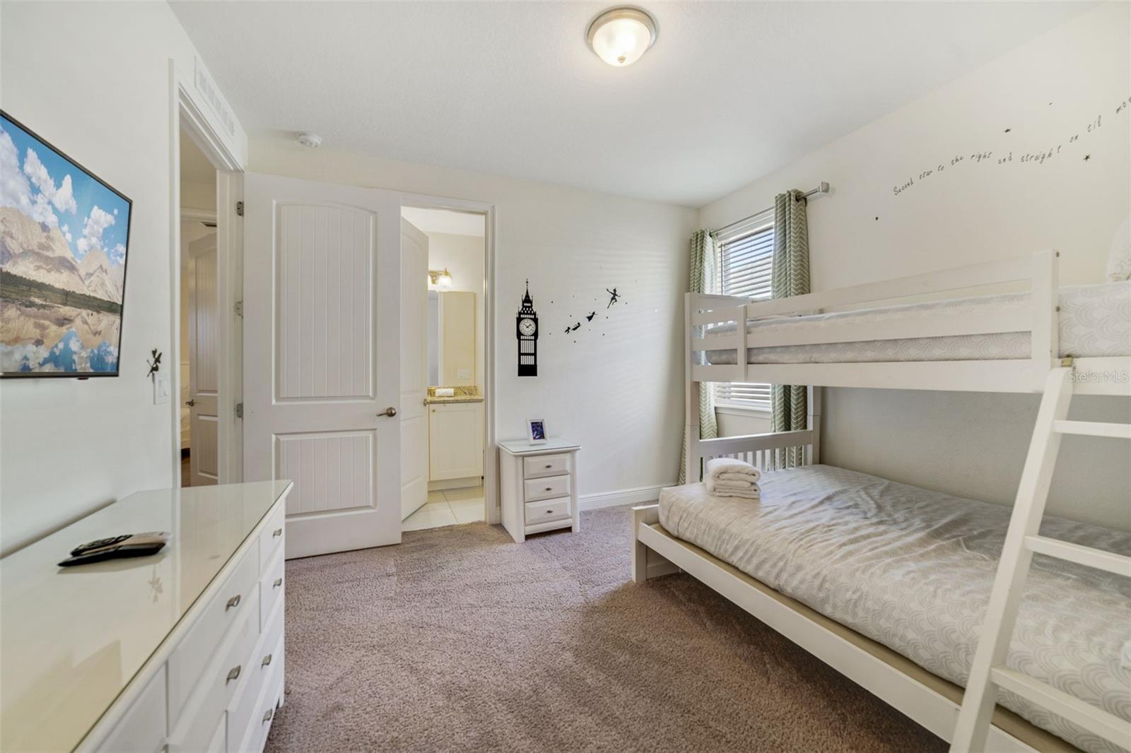 Image 28 of 49 For 180 Minton Loop