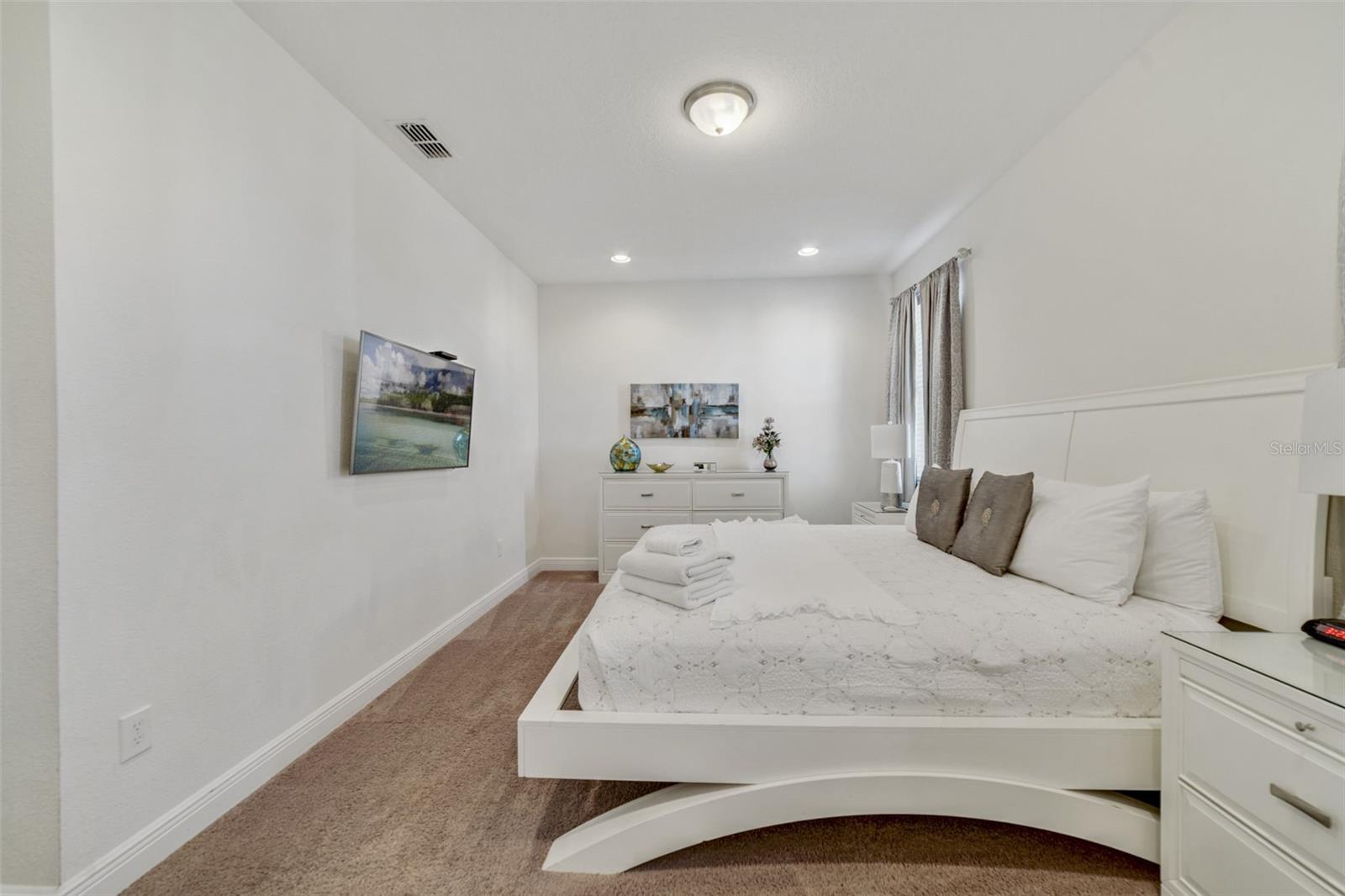 Image 38 of 49 For 180 Minton Loop