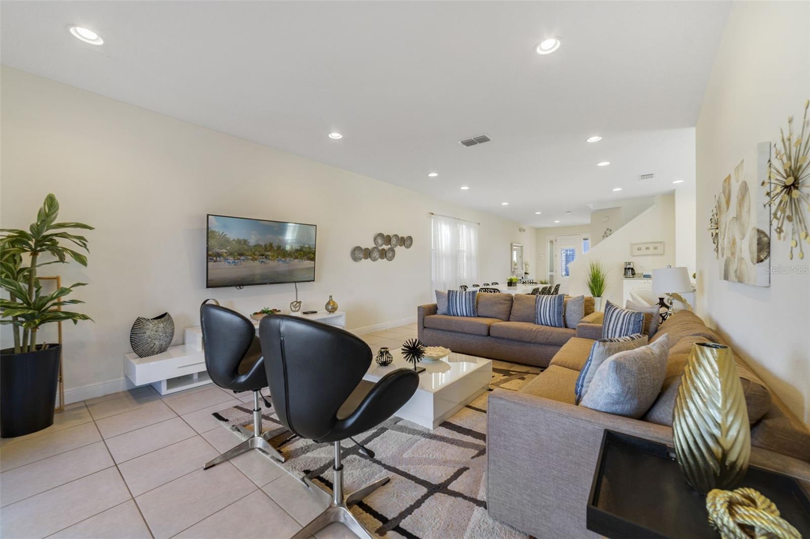 Image 9 of 49 For 180 Minton Loop