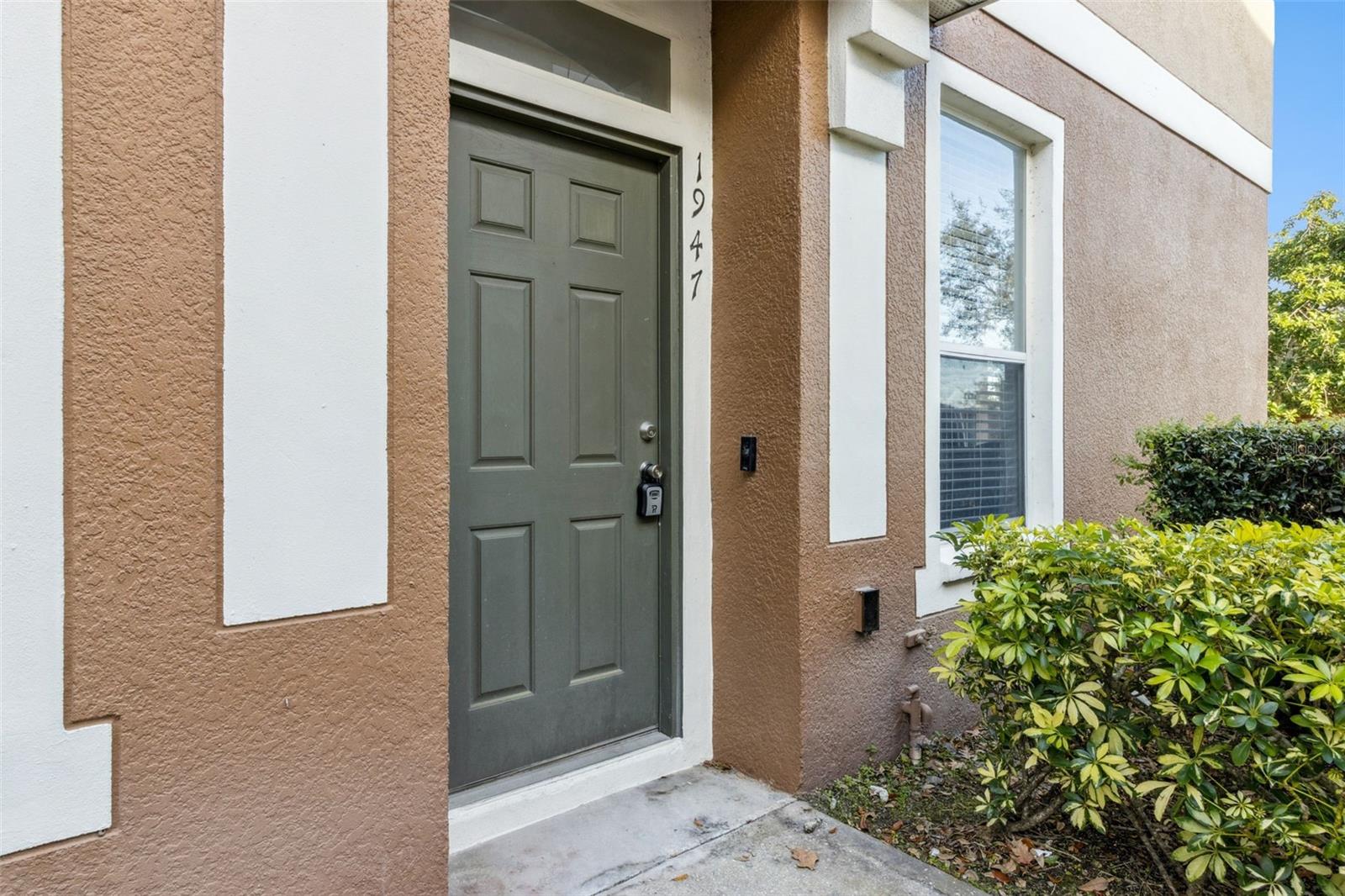 Image 2 of 18 For 1947 Estancia Circle 8c