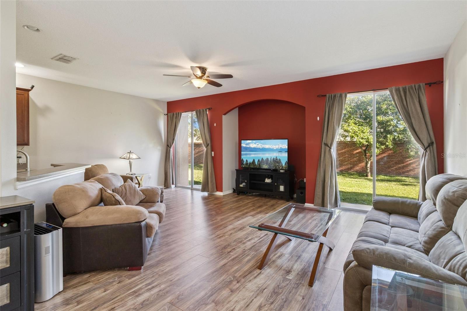 Image 4 of 18 For 1947 Estancia Circle 8c