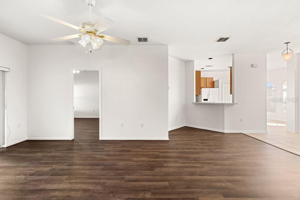 Image 28 of 37 For 7813 Riffle Lane