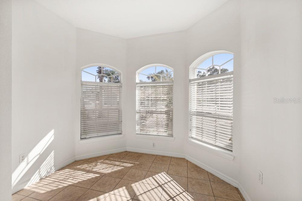 Image 4 of 37 For 7813 Riffle Lane