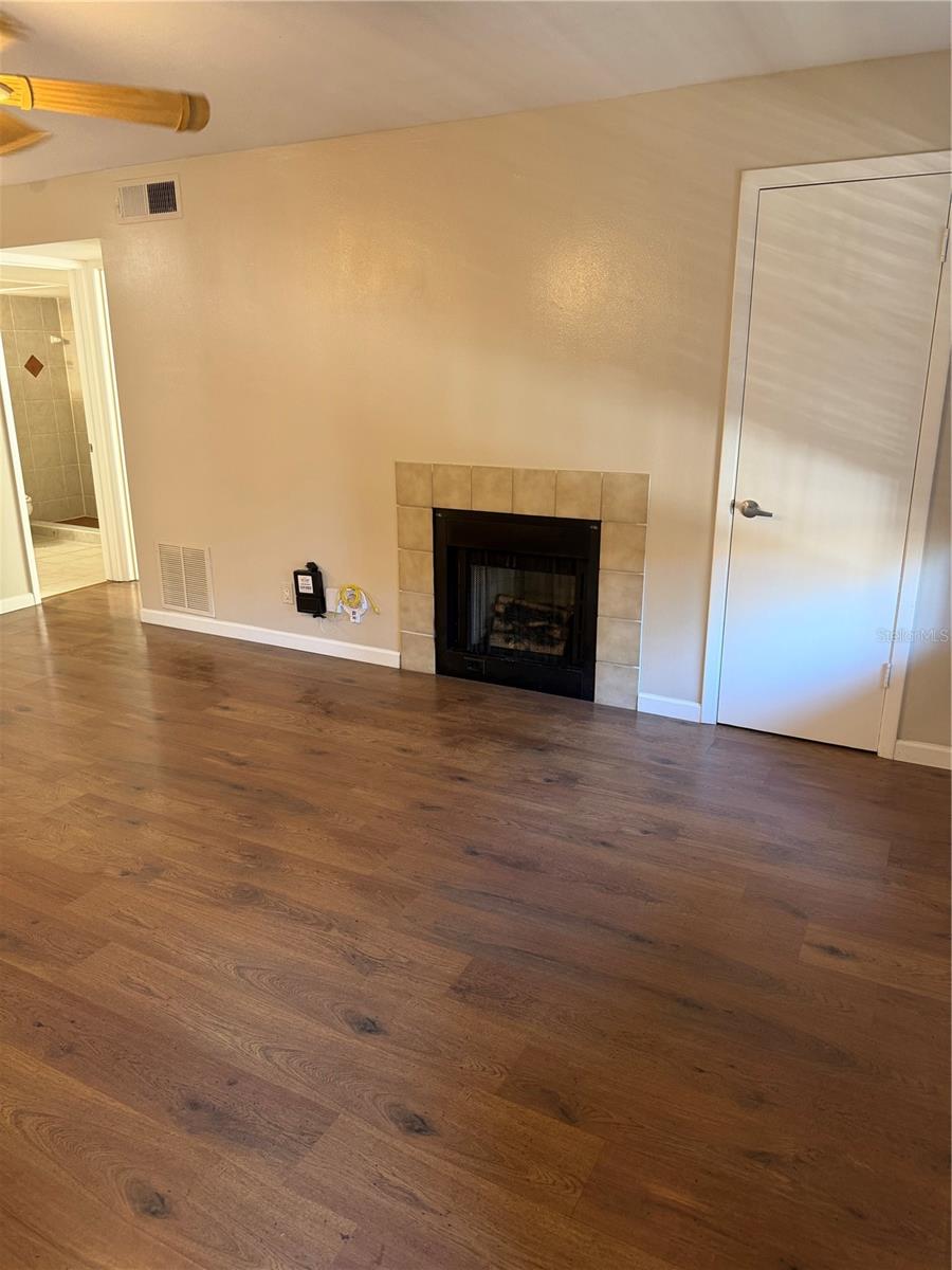 Image 5 of 29 For 375 Lake Ontario Court #202