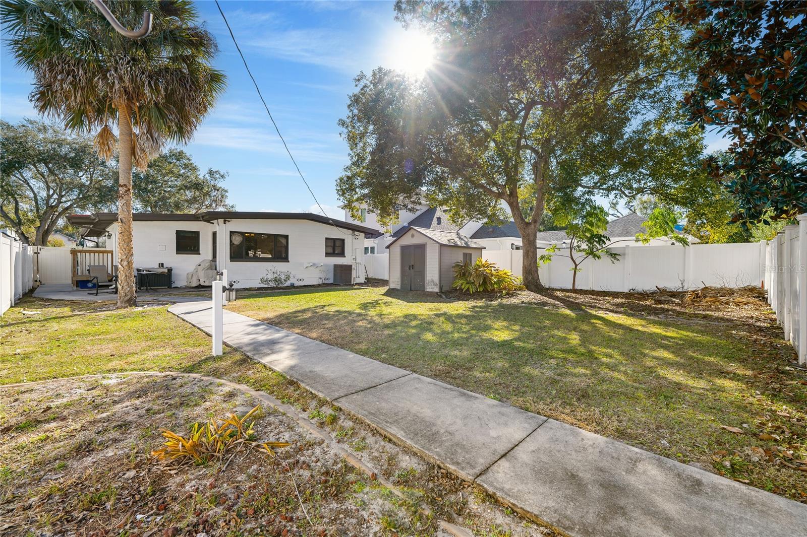 Image 21 of 29 For 1137 Oaks Boulevard