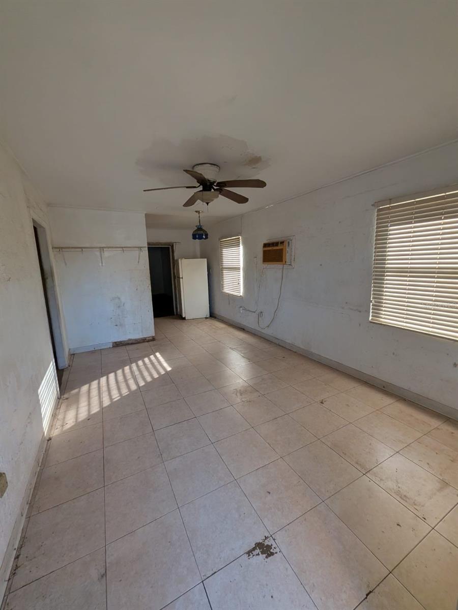 Image 4 of 9 For 545 Easy Street