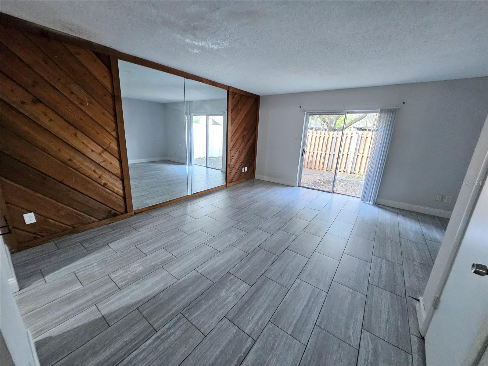 Image 4 of 52 For 4825 Lighthouse Circle Ge