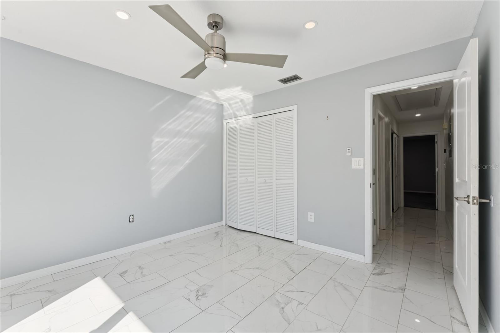 Image 15 of 28 For 602 Villa Circle 543