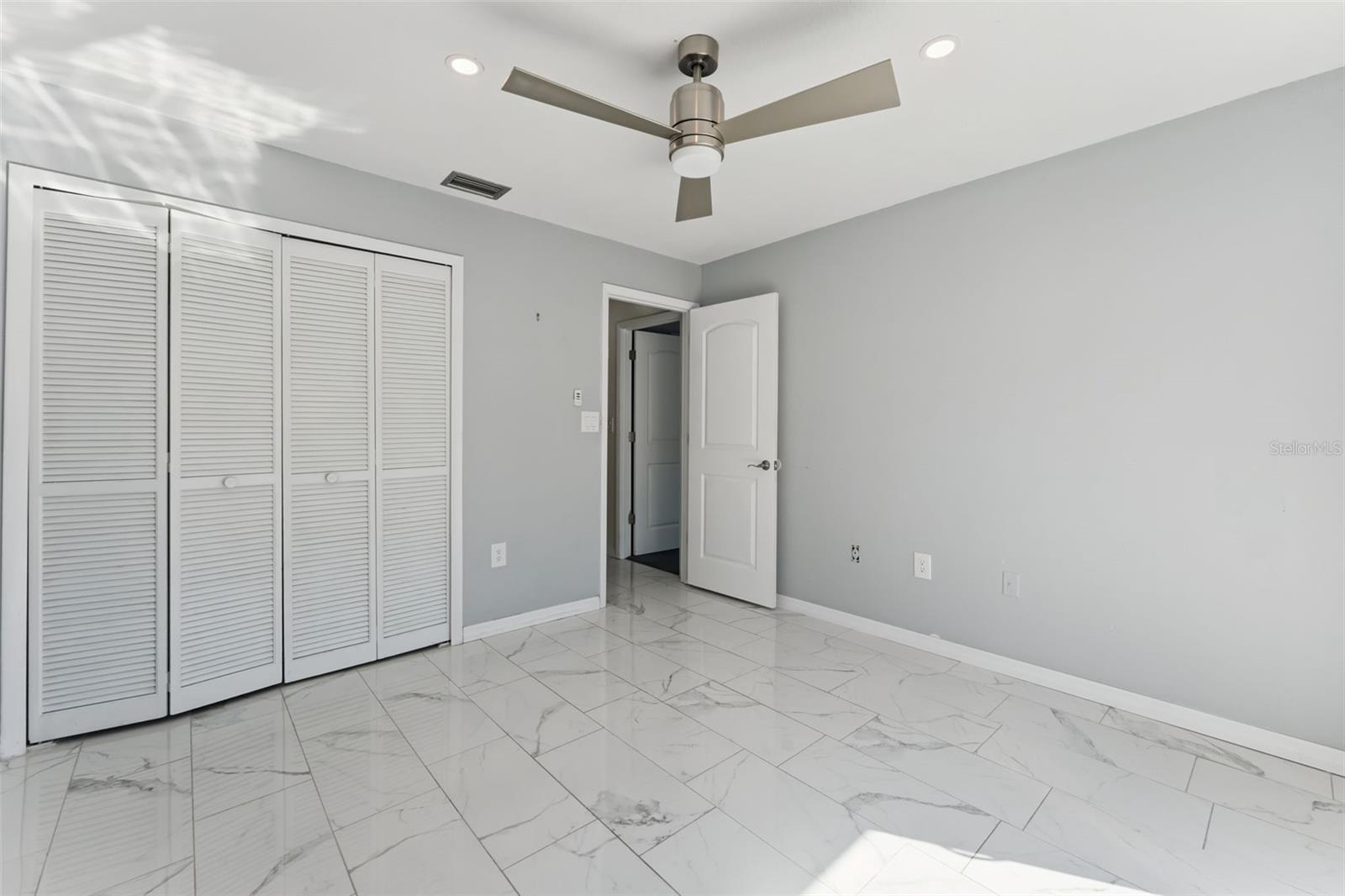 Image 16 of 28 For 602 Villa Circle 543