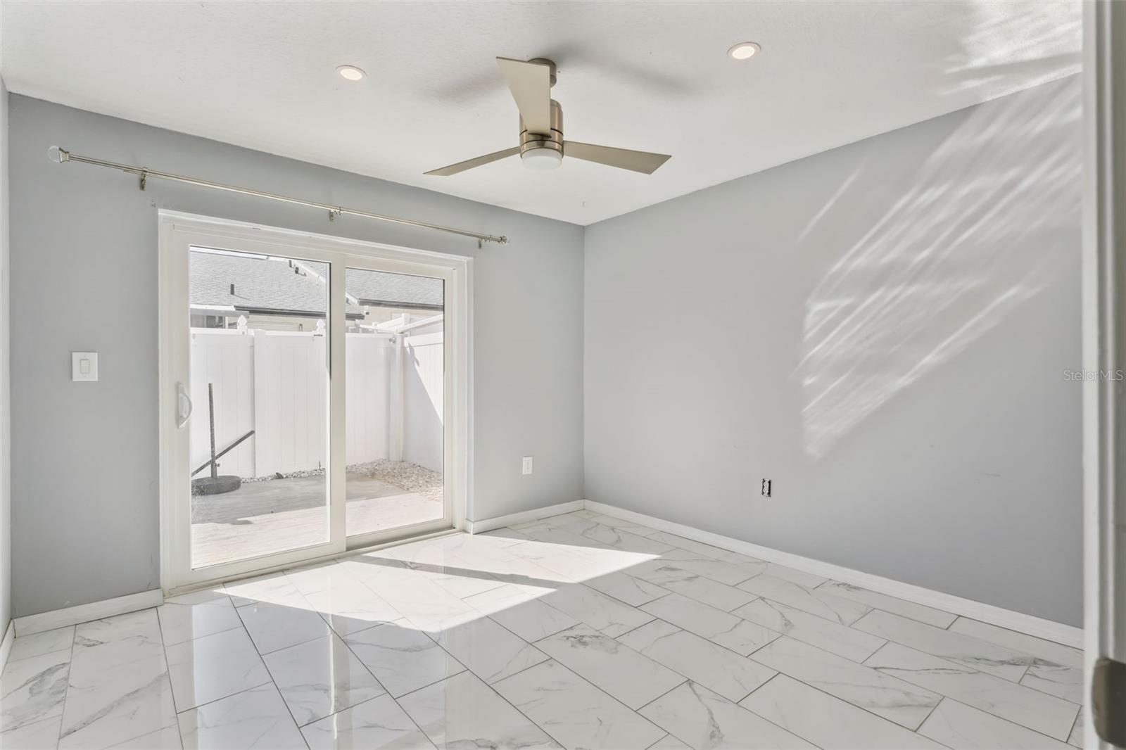 Image 17 of 28 For 602 Villa Circle 543