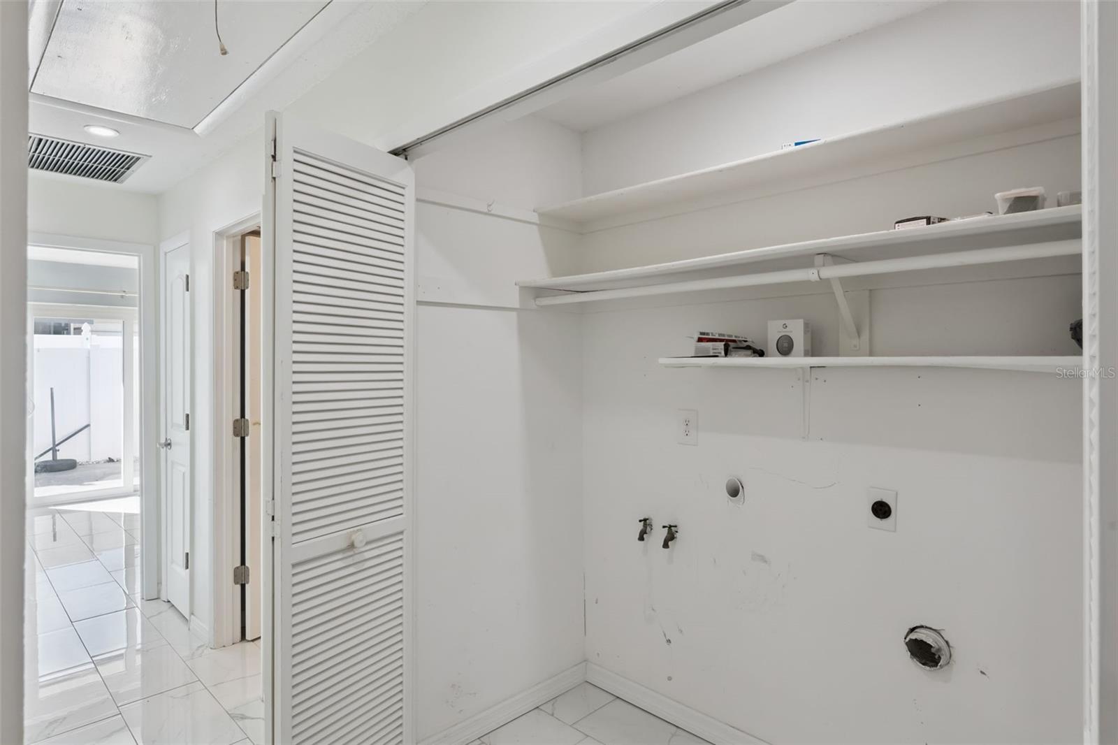 Image 23 of 28 For 602 Villa Circle 543