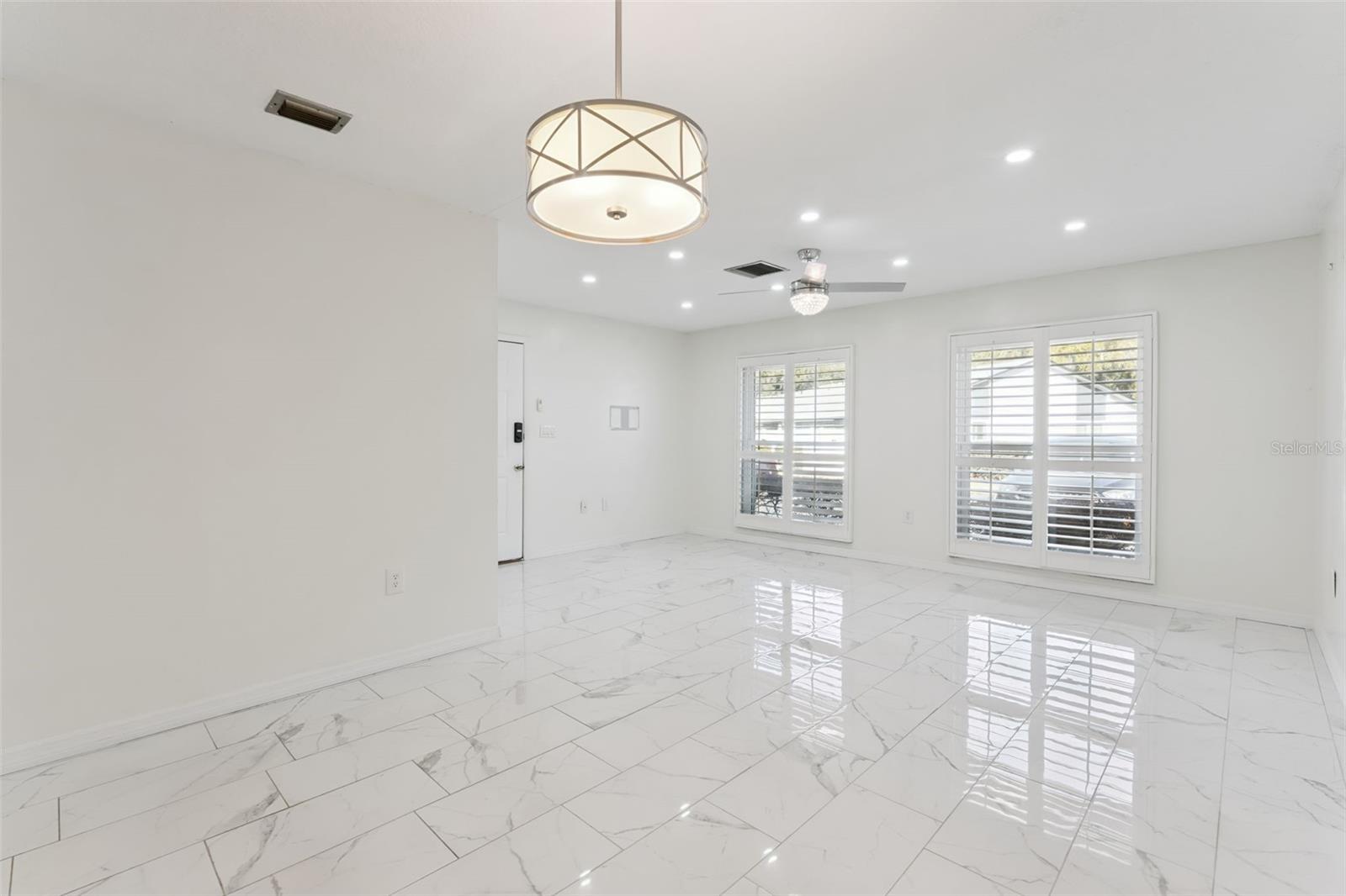 Image 6 of 28 For 602 Villa Circle 543