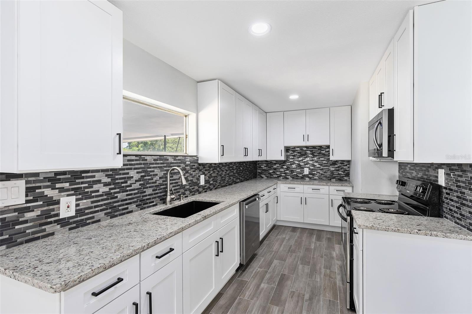 Image 13 of 52 For 35614 Cedar Lane