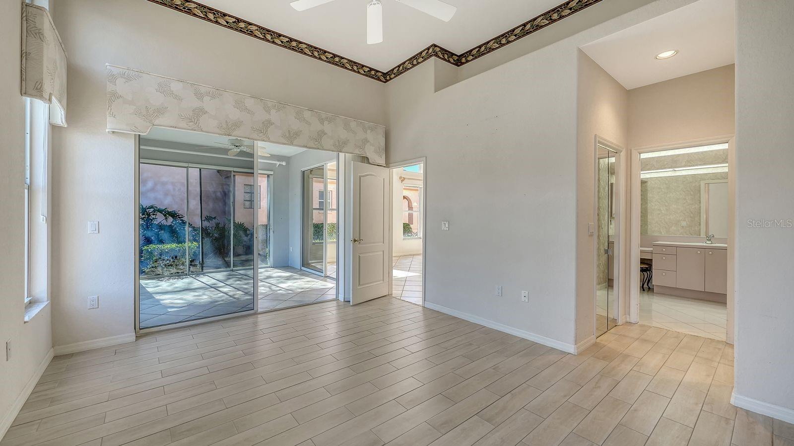 Image 17 of 42 For 3822 Alamanda Drive