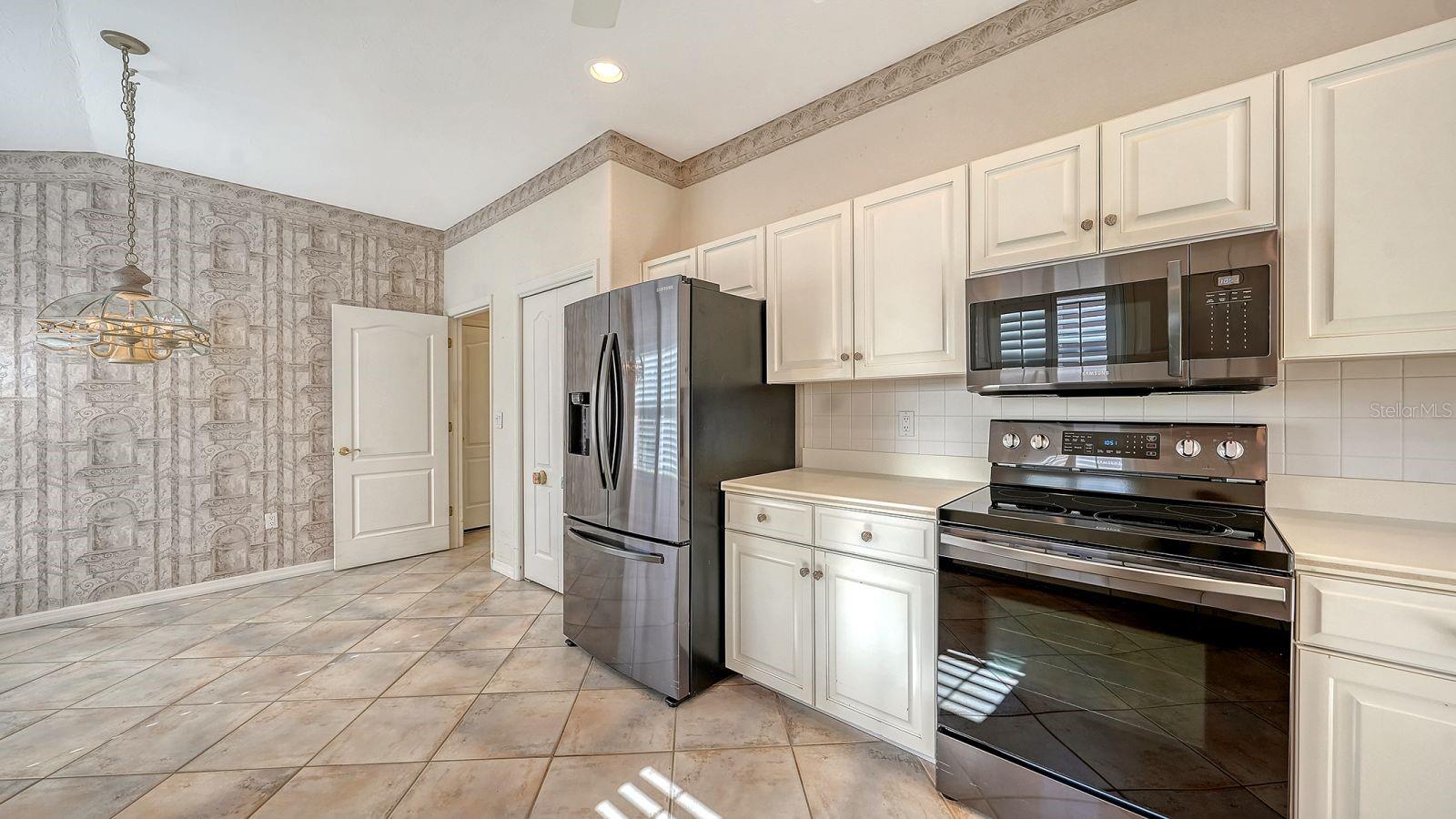 Image 8 of 42 For 3822 Alamanda Drive