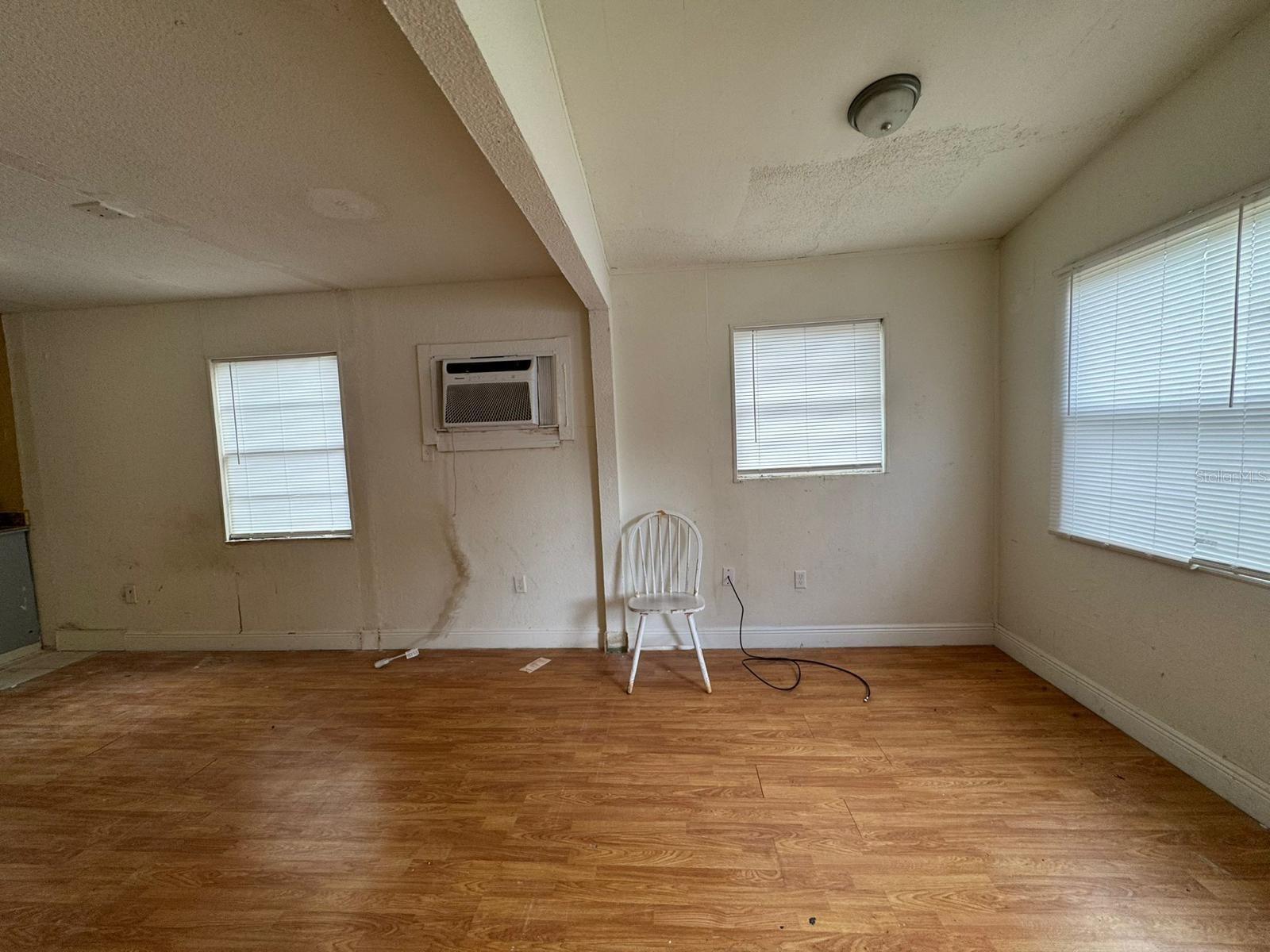 Image 3 of 13 For 140 12th Street