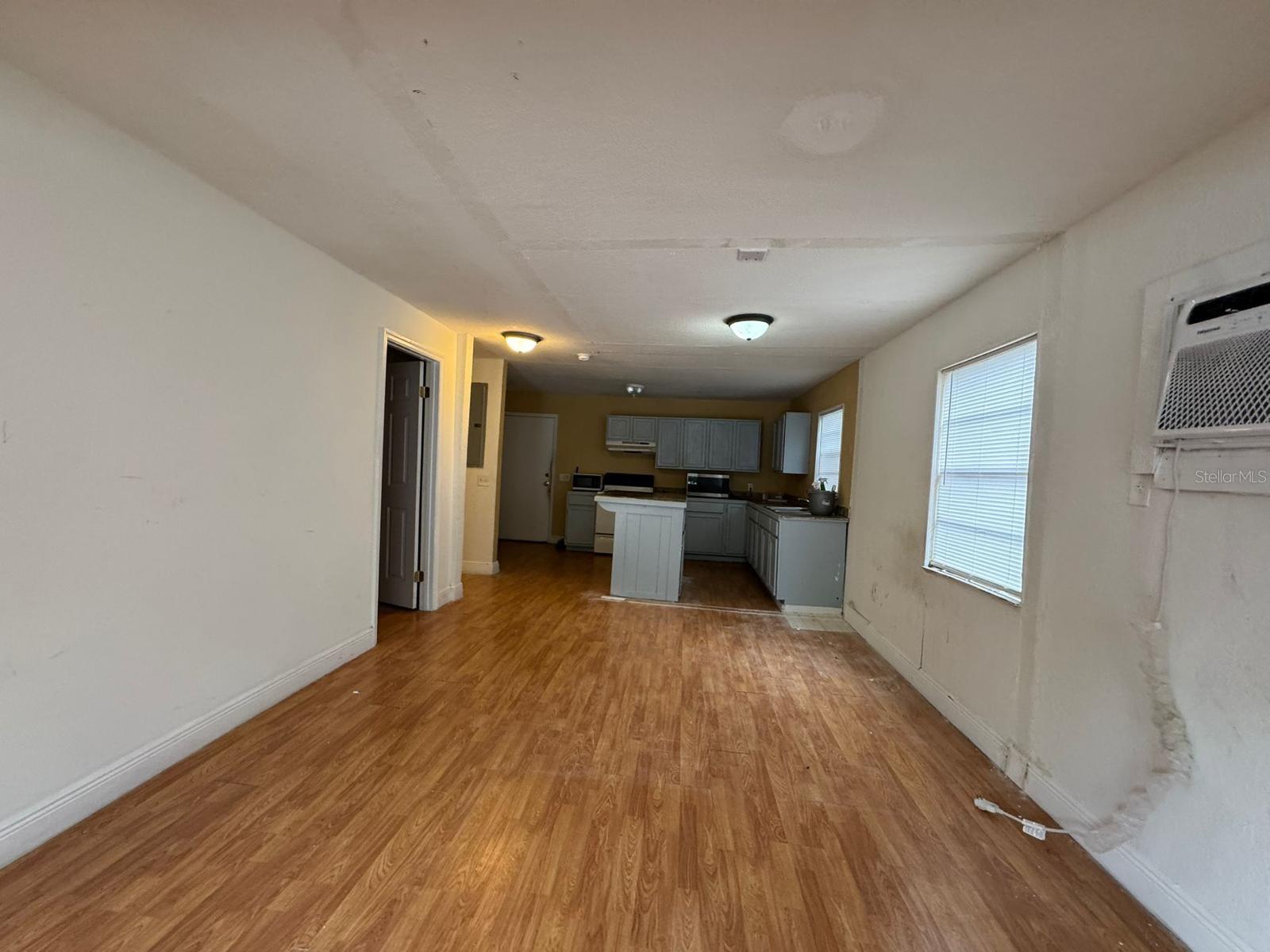 Image 4 of 13 For 140 12th Street