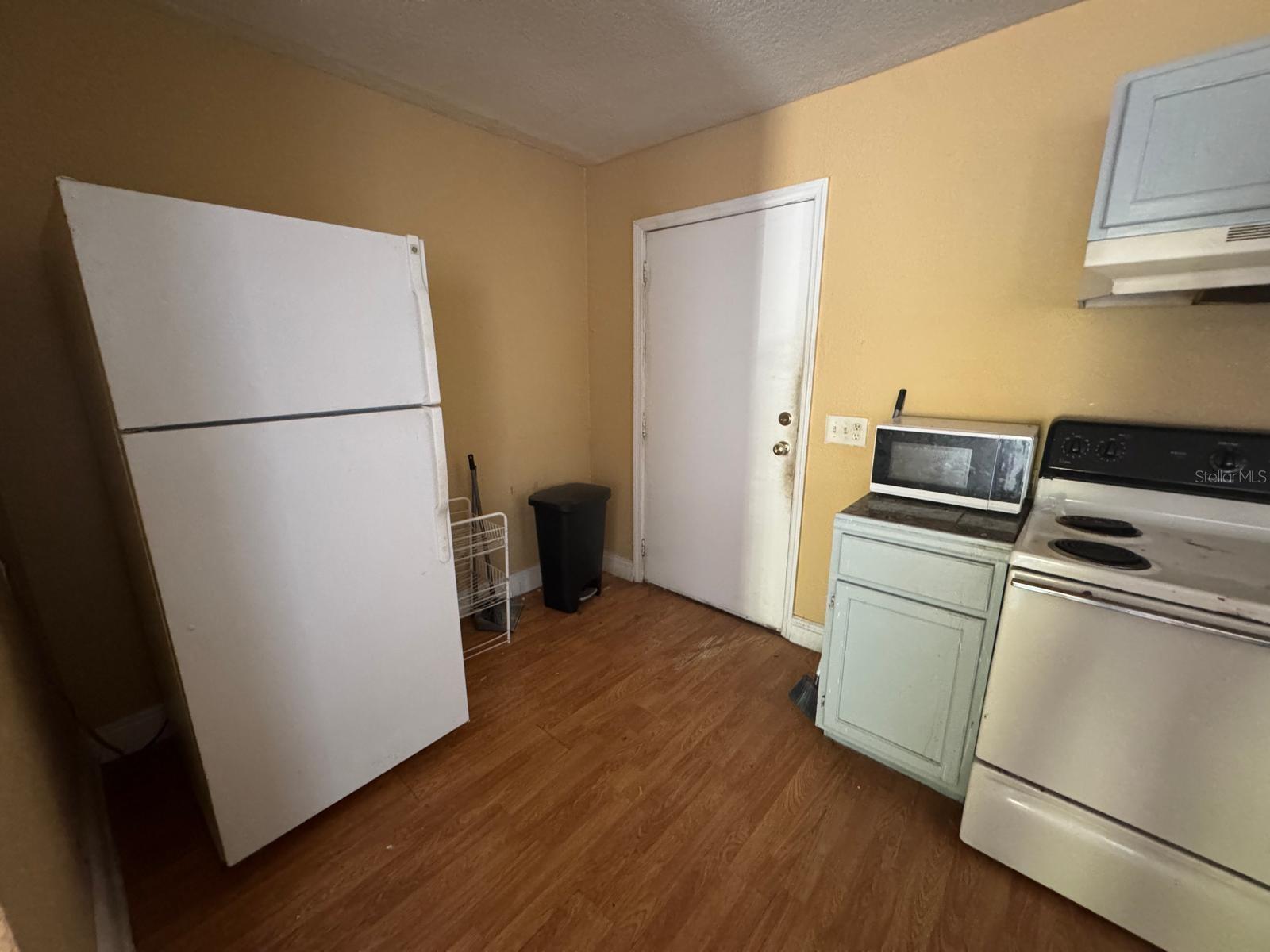 Image 5 of 13 For 140 12th Street