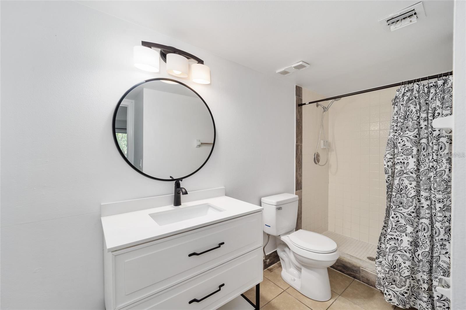 Image 17 of 27 For 8202 Fairways Circle B202