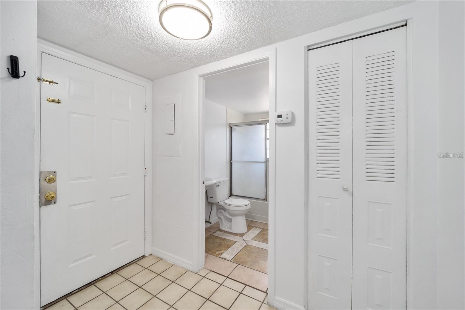 Image 4 of 27 For 8202 Fairways Circle B202