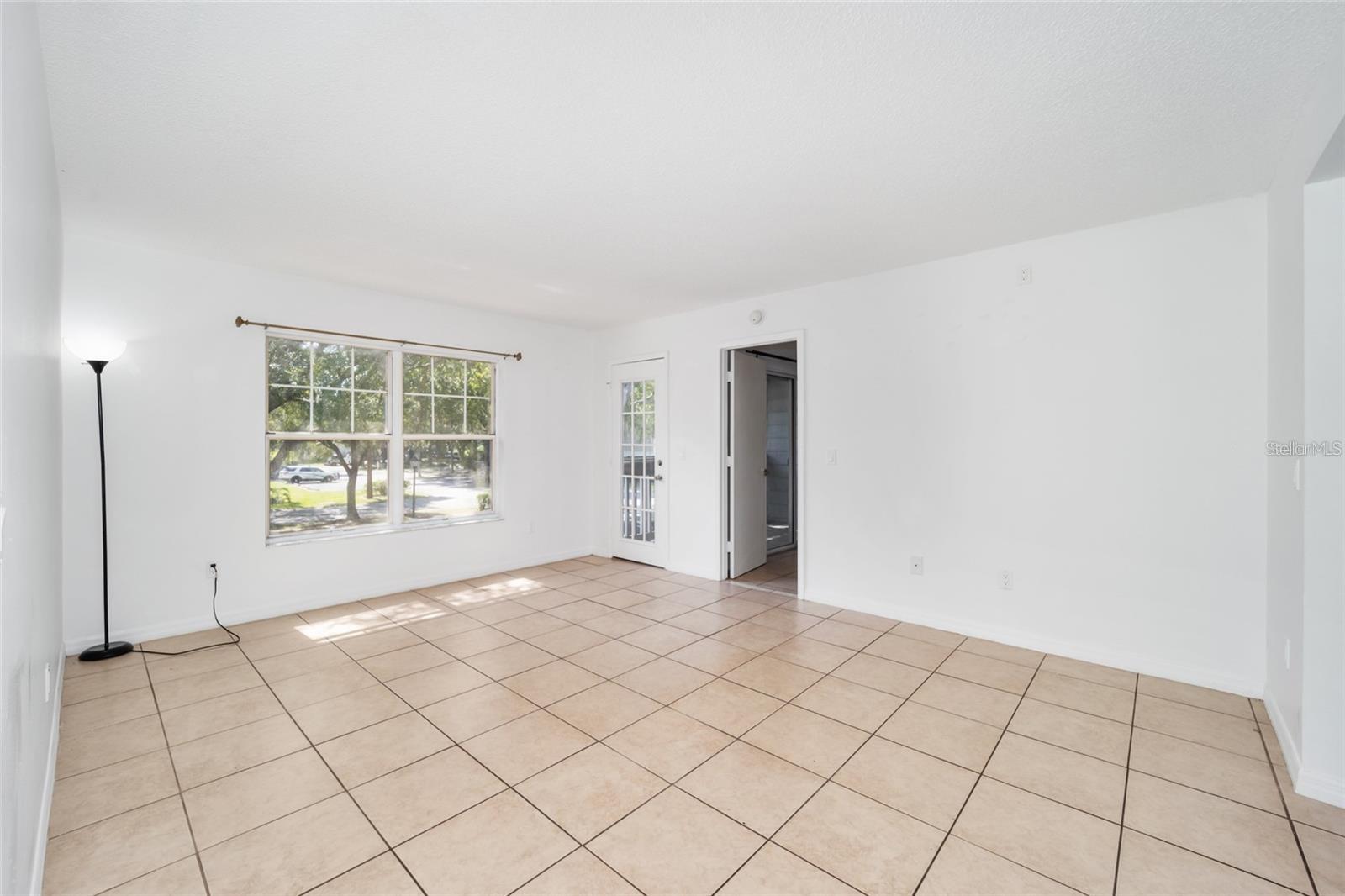 Image 5 of 27 For 8202 Fairways Circle B202